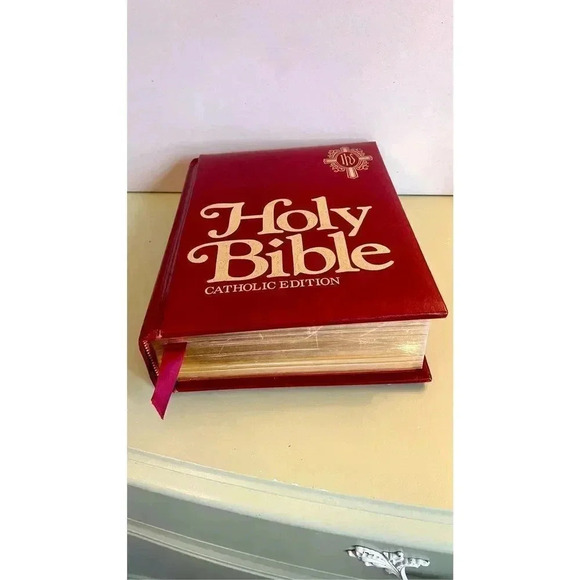 New American Holy Bible Catholic Edition Red Leather Bound 1970’s large heavy gi - Picture 2 of 15